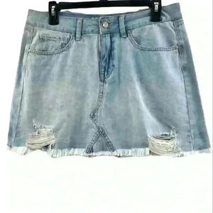 3/$30 Rewash Vintage Reunion Raw Hem Distressed Jean Skirt Size 11/30.
